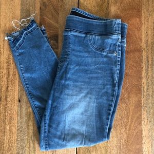 Old Navy Rockstar Jegging Distressed Hem